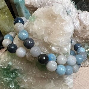 Trolleite 8 mm stretch bracelet